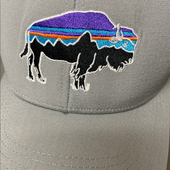 Patagonia hat mesh back in grey and white - Picture 9 of 10